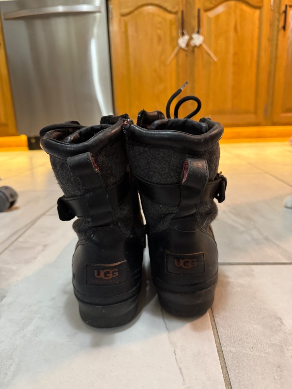 Uggs - Picture 3 of 6